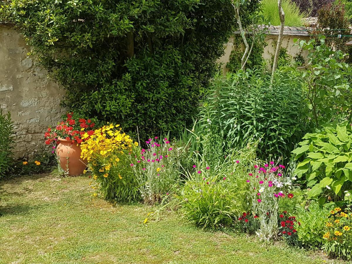 La Montignonne Appartement Montigny-sur-Loing Buitenkant foto