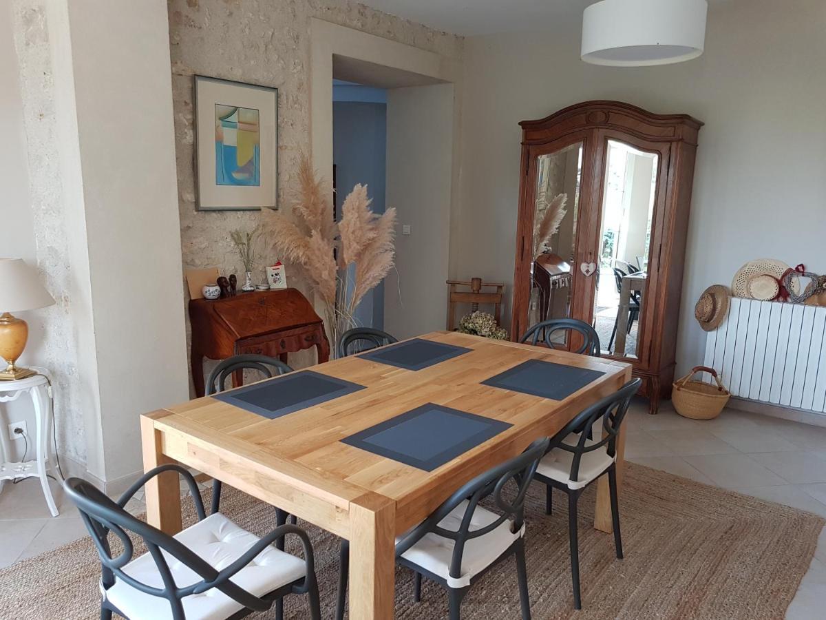 La Montignonne Appartement Montigny-sur-Loing Buitenkant foto