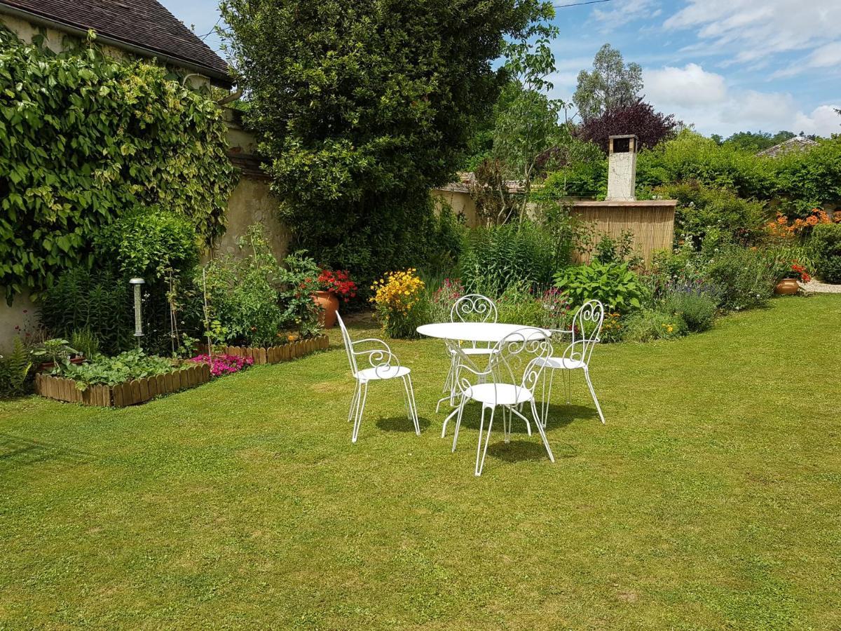La Montignonne Appartement Montigny-sur-Loing Buitenkant foto