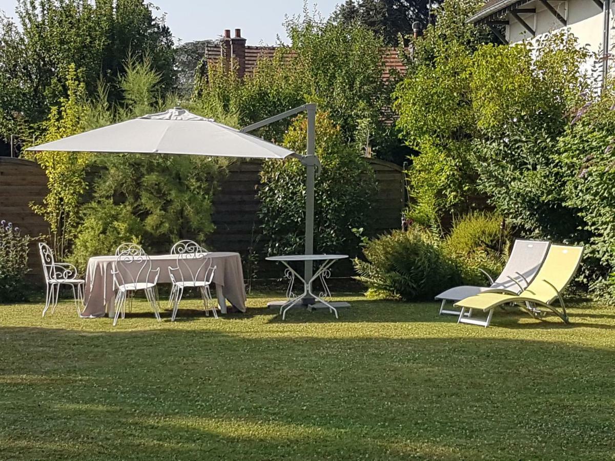 La Montignonne Appartement Montigny-sur-Loing Buitenkant foto