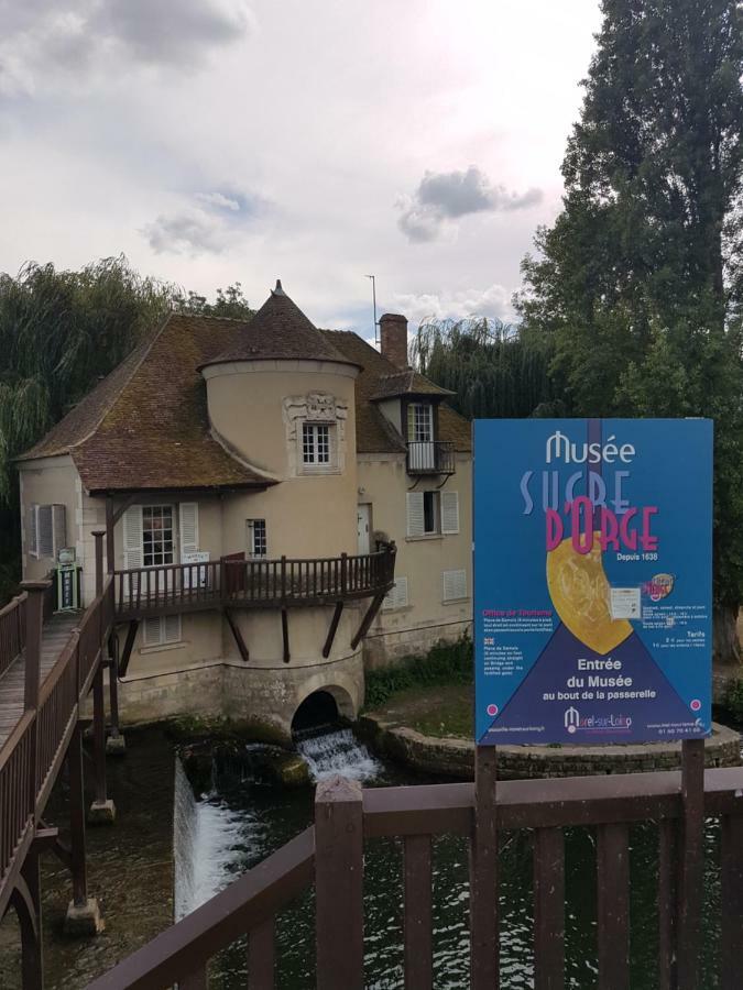 La Montignonne Appartement Montigny-sur-Loing Buitenkant foto
